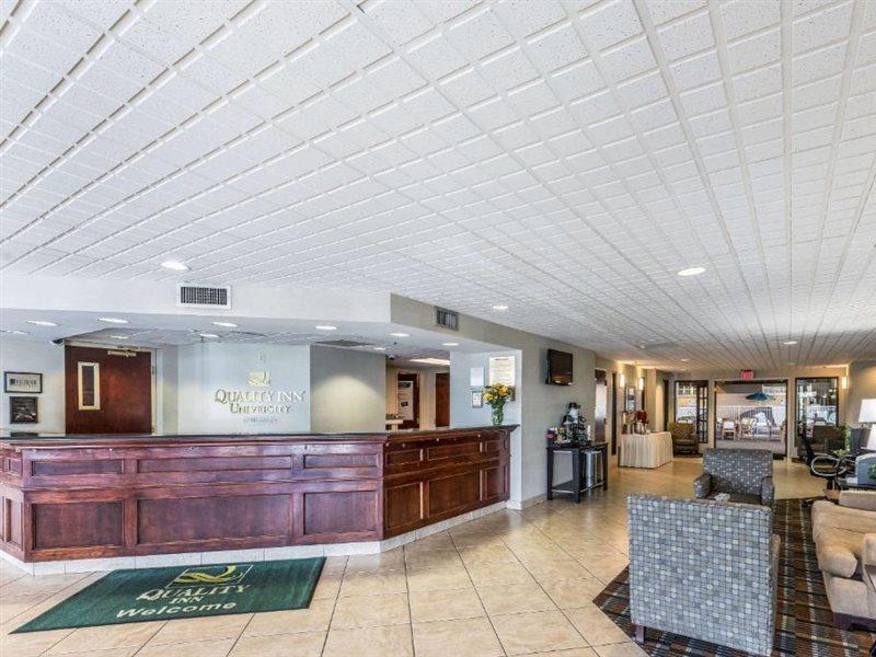 Quality Inn University Lansing Buitenkant foto