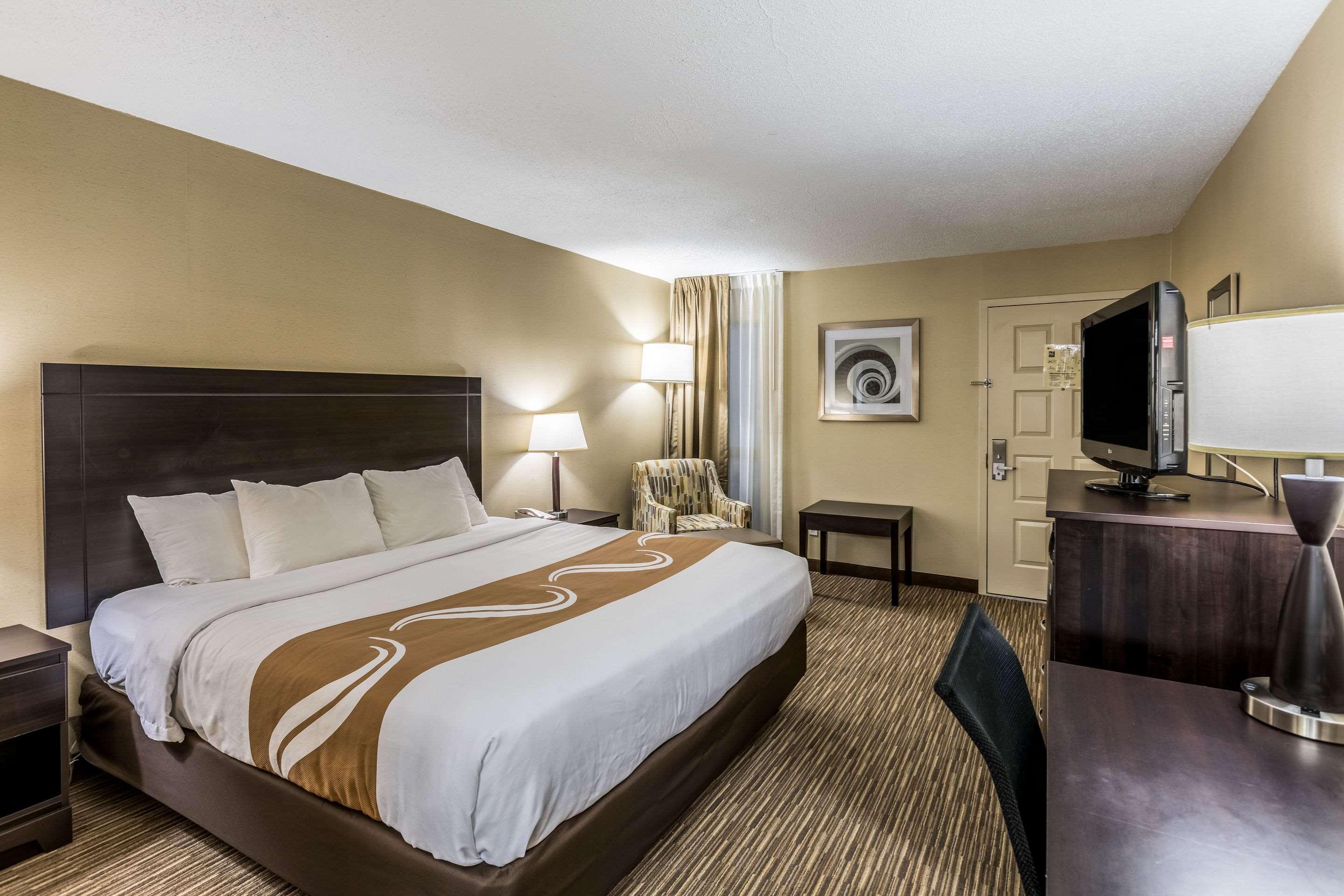 Quality Inn University Lansing Buitenkant foto