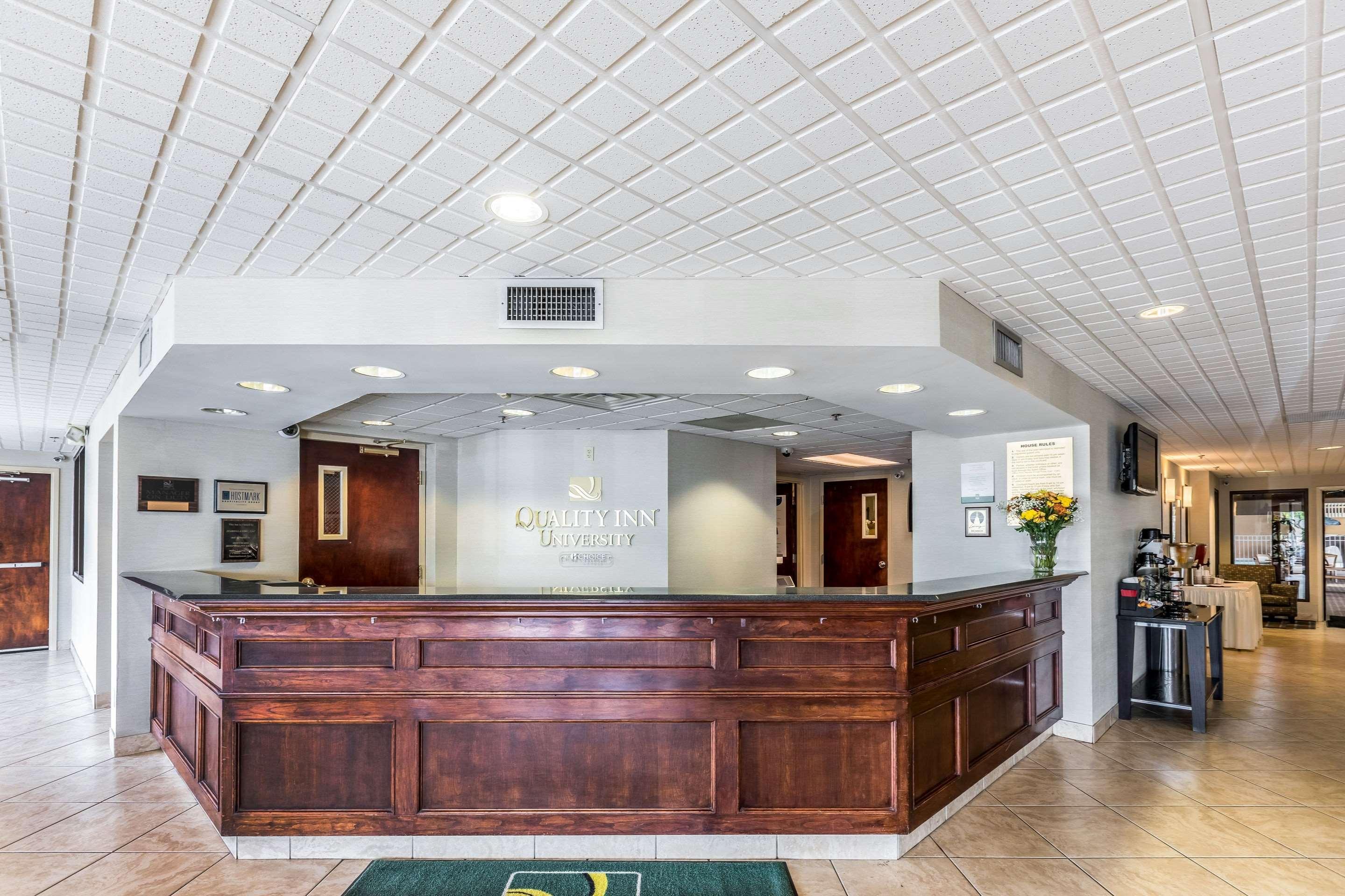 Quality Inn University Lansing Buitenkant foto
