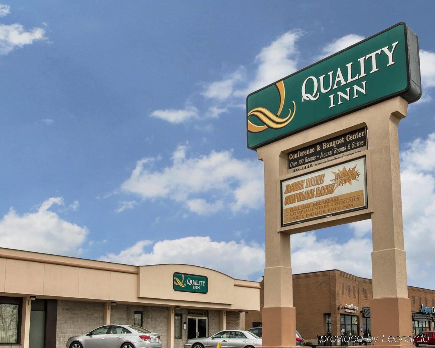 Quality Inn University Lansing Buitenkant foto
